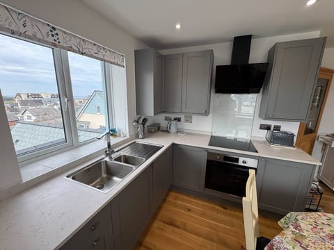 Penthouse with Balcony in Bude 2 bed sleeps 4