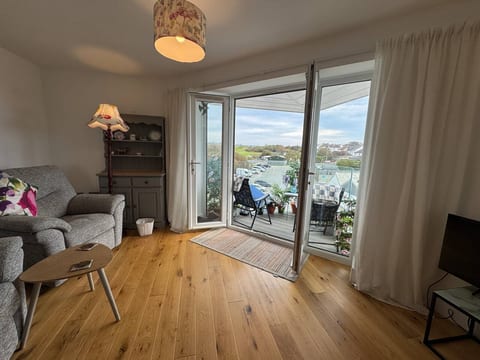 Penthouse with Balcony in Bude 2 bed sleeps 4