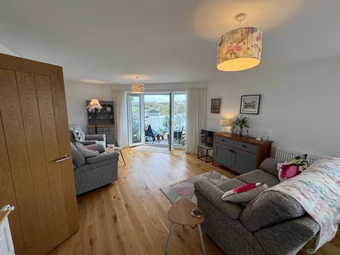 Penthouse with Balcony in Bude 2 bed sleeps 4