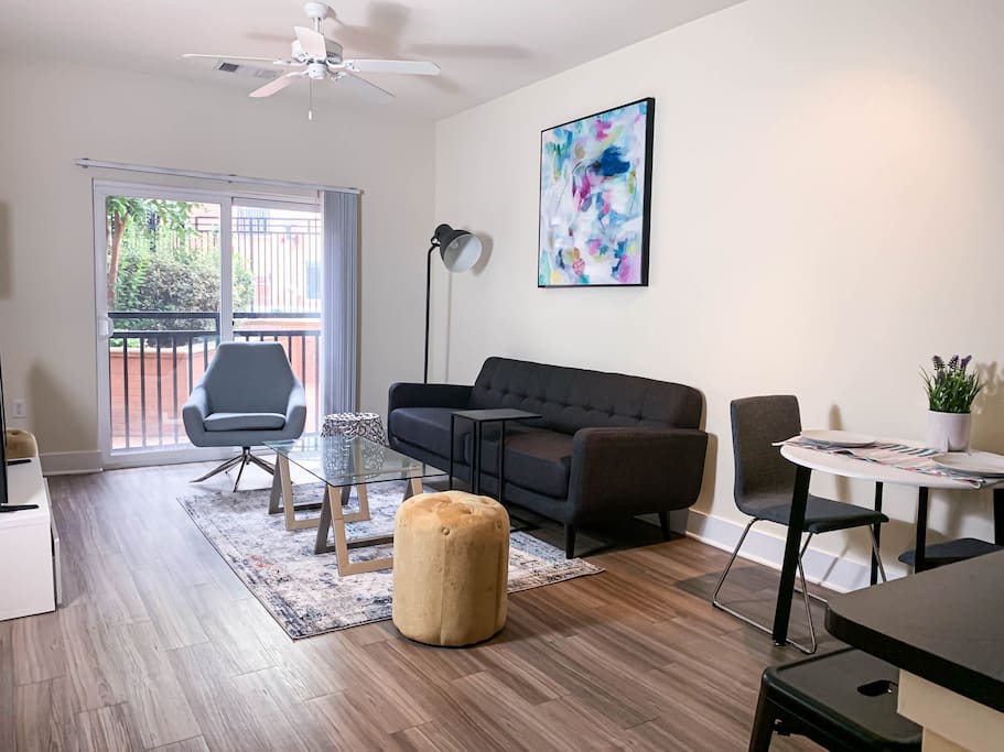 Stylish 2BR w/ Oasis View