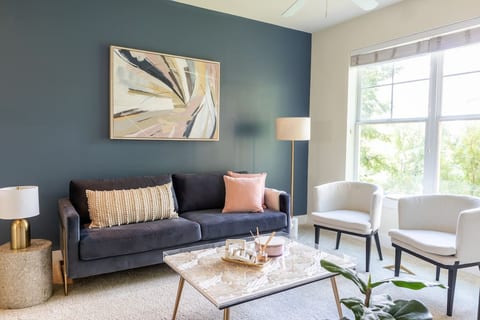 LUXI| Stylish 2BR Close To OT