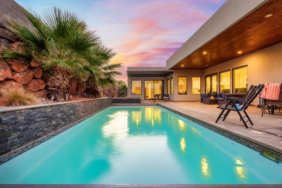 Villa! Platz für 25 | Pool + Spa | Pecan Valley - Hurricane