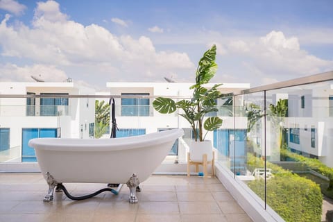 Your Days Plus: 4BR Pool Villa near Jomtien Beach.