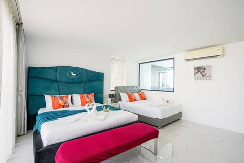 Your Days Plus: 4BR Pool Villa near Jomtien Beach.