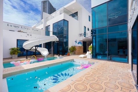 Your Land Pool Villa – 8BR near Jomtien Beach