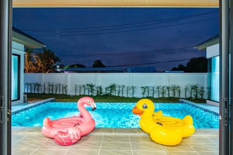 Aurora Villa Pattaya - Luxury 4BR Pool Villa