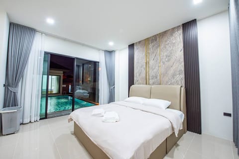 Aurora Villa Pattaya - Luxury 4BR Pool Villa