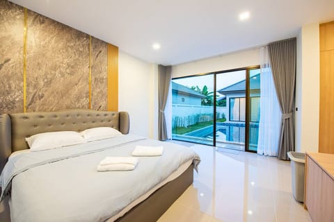 Verdant Villa Pattaya - Luxury 4BR Pool Villa