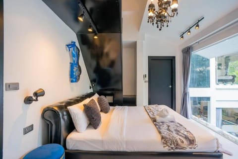 My Emerald Pool Villa Pattaya 7BR Luxury Stay