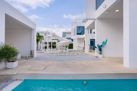 My Galaxy Pool Villa • 16BR Near Jomtien Beach