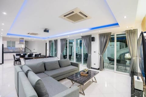 My Class • 5BR Pool Villa near Jomtien Beach
