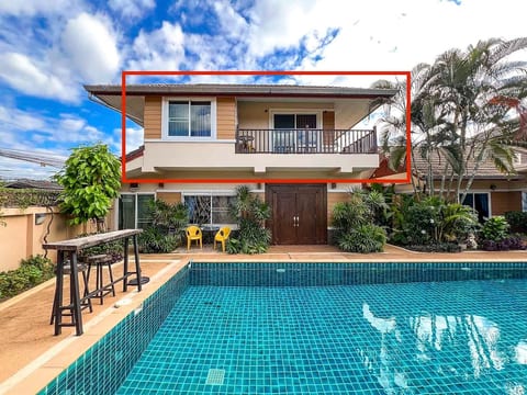 Studio Apartment w/ Pool View at Boutique Resort