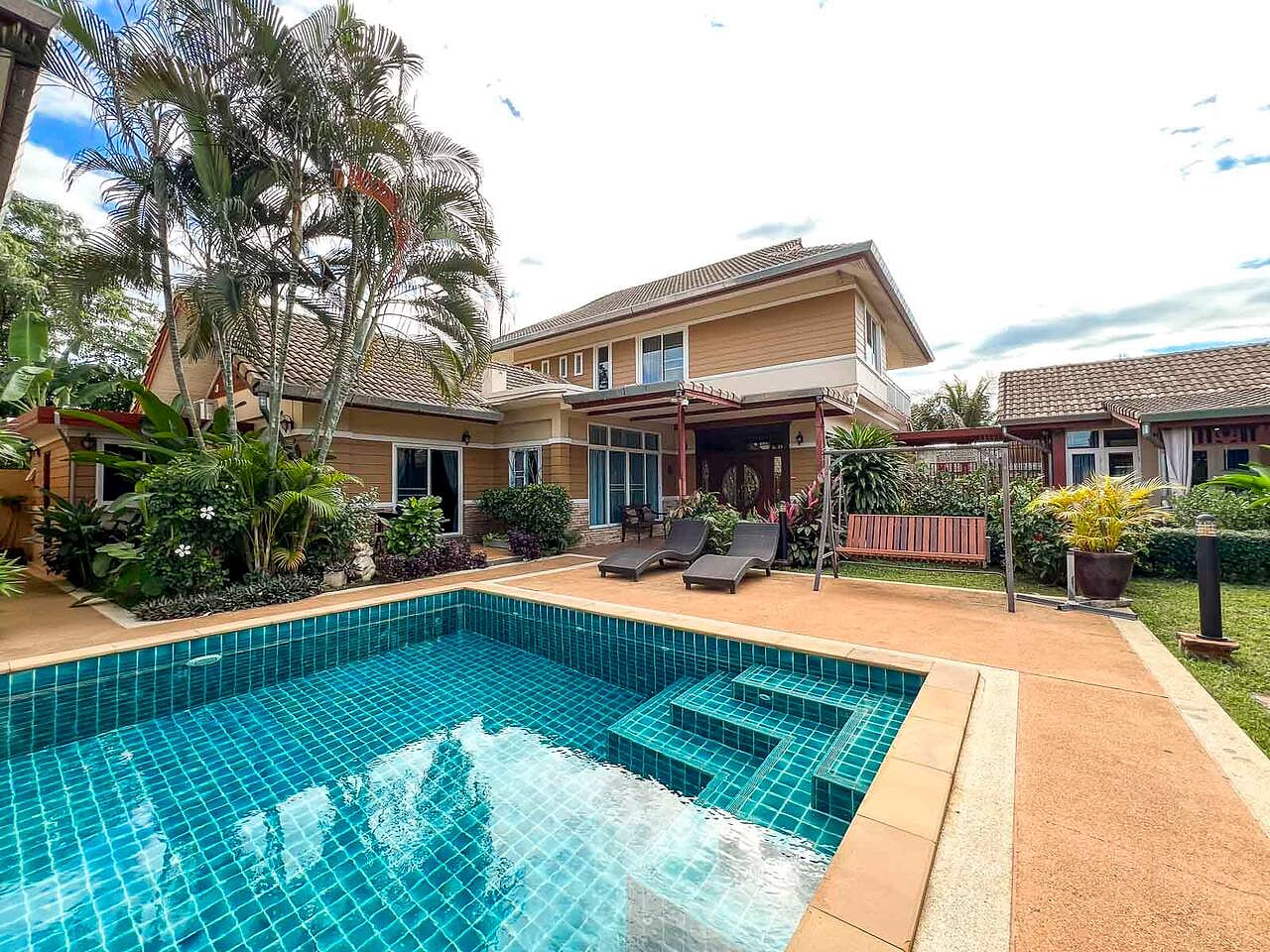 4 BR Home at Resort w/ Shared Pool