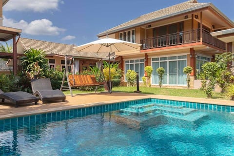 4 BR Home at Resort w/ Shared Pool