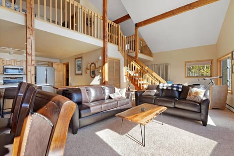 Grand Lake Cabin with Balcony and Lake Access