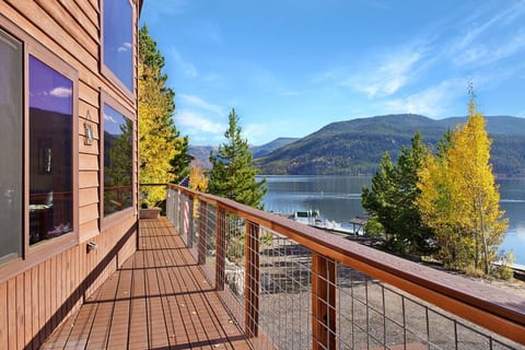 Grand Lake Cabin with Balcony and Lake Access