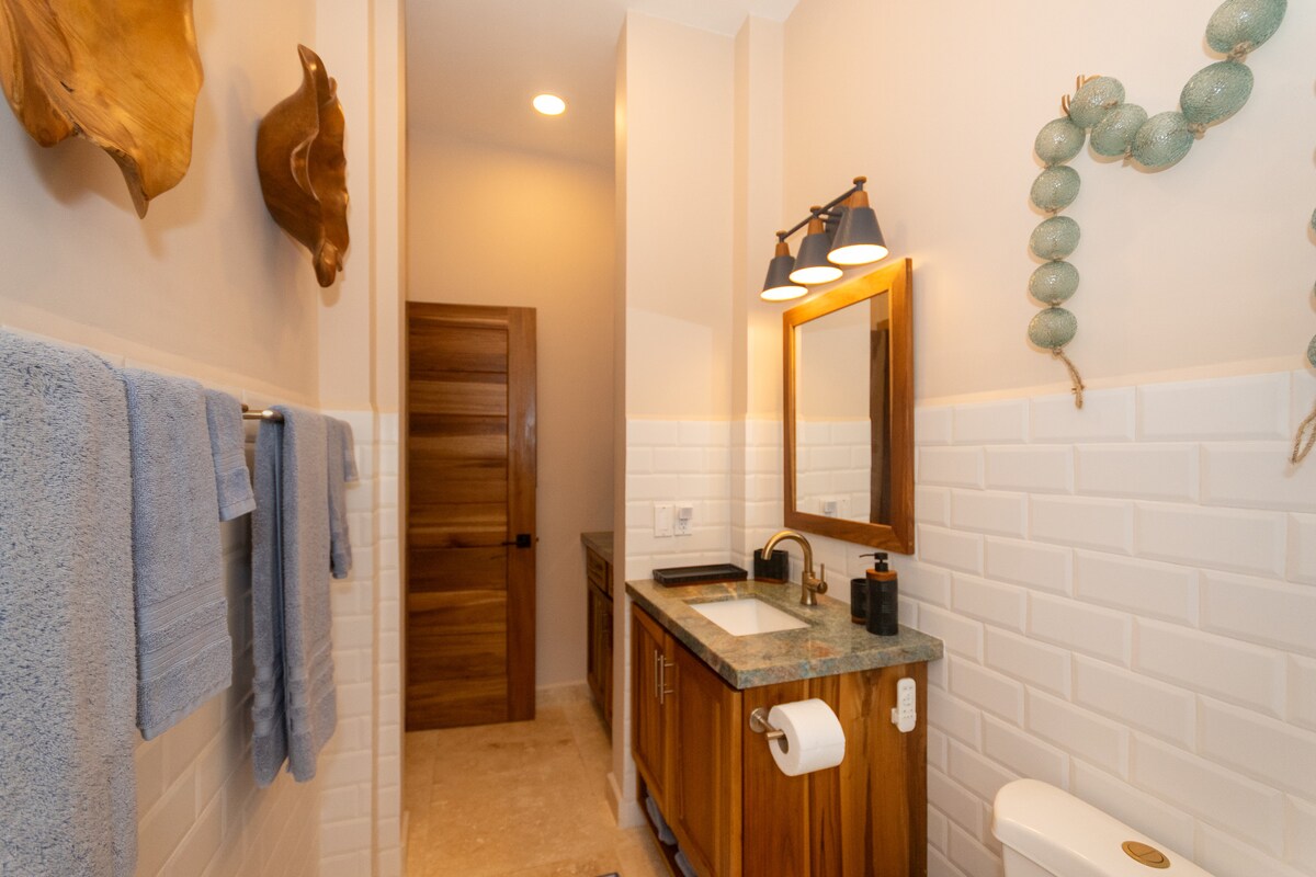 The SeaEsta at Coral Breeze in West End, Roatan image 36