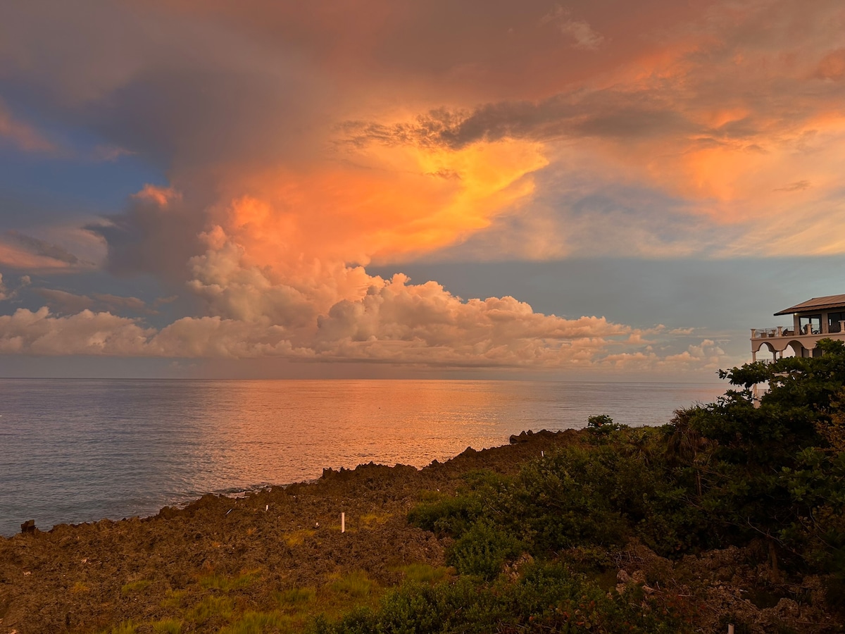 The SeaEsta at Coral Breeze in West End, Roatan image 4