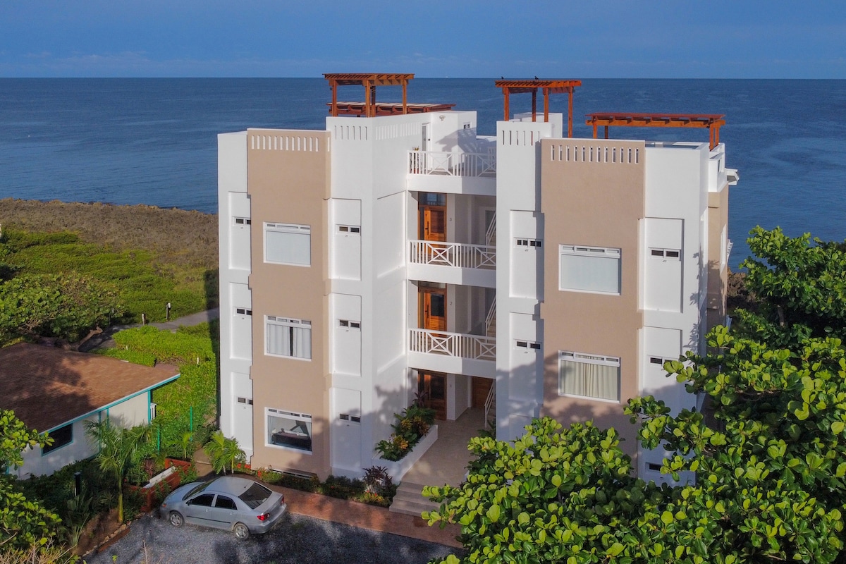 The SeaEsta at Coral Breeze in West End, Roatan image 41