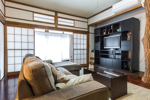 Samurai House | Classic Family Home in Shinjuku