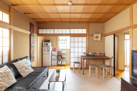 Yoyogi Ivy Apartment | 2 BR Apartment | Near Yamanote Line