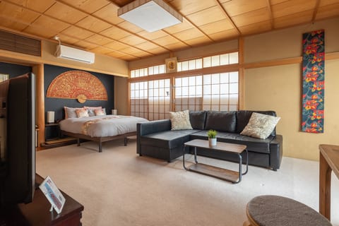 Yoyogi Ivy Full | 2BR Unit with King Sized Bed