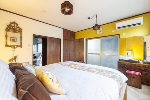 Showa House – Spacious Retro Stay