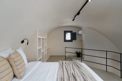 White Orchid Boutique Apartments | 3 | Rooftop Mini Pool
