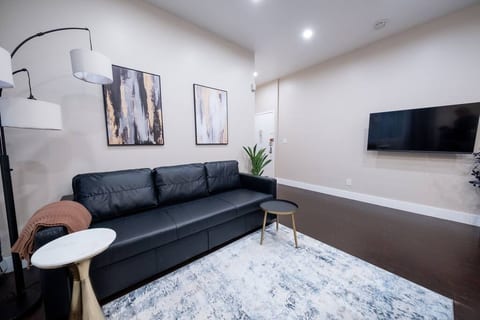 Brand New 3BR/2BA next to Central Park, elevator