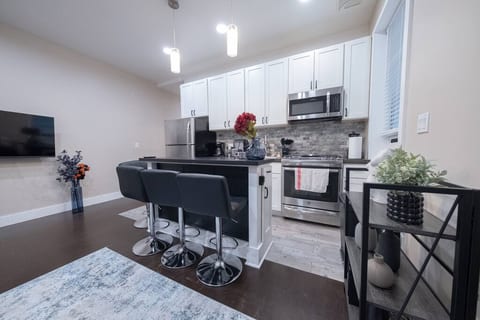 Brand New 3BR/2BA next to Central Park, elevator