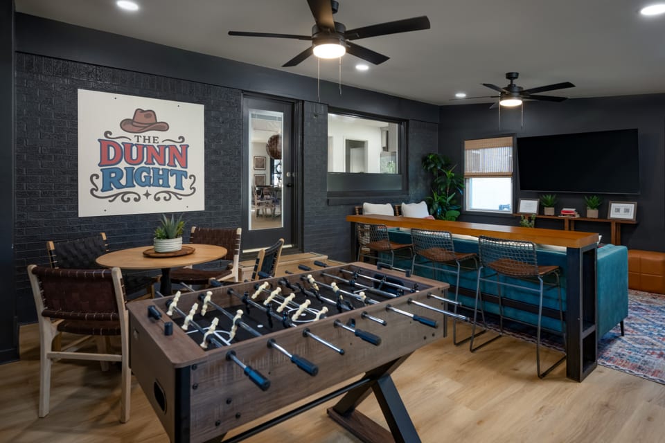 The Dunn Right - Pool, Game Room, Yard Games - Bryan