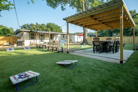 The Dunn Right - Pool, Game Room, Yard Games