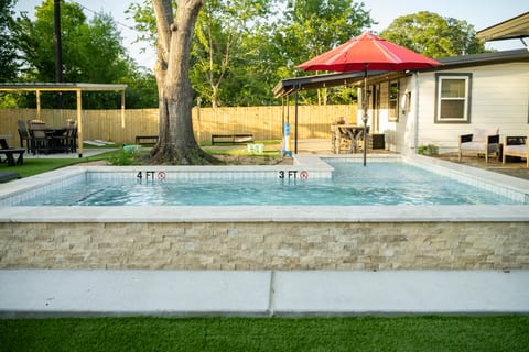 The Dunn Right - Pool, Game Room, Yard Games