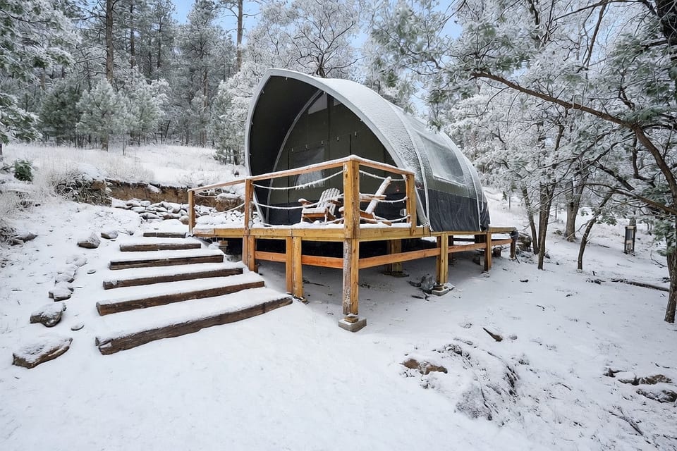 Boutique Glamping Escape in Winter Pines - Hermosa