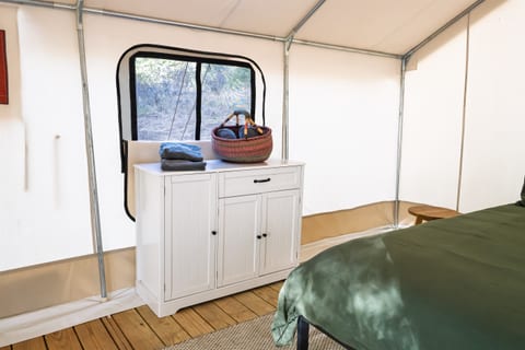 Elegant Tent Escape | Mountain Serenity Awaits