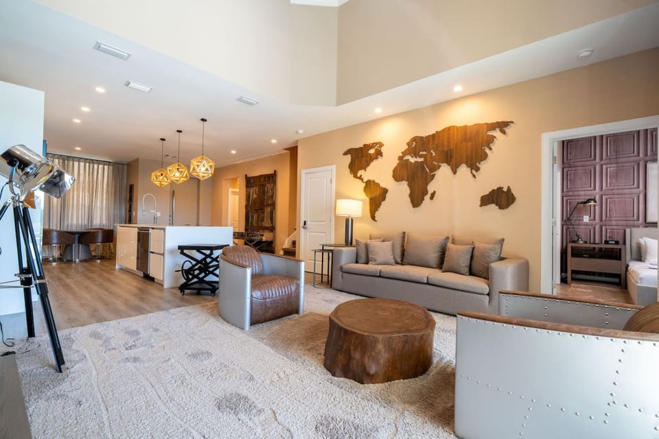 Stunning Delux Villa 4 Bedroom - Hot Tub - Kissimmee