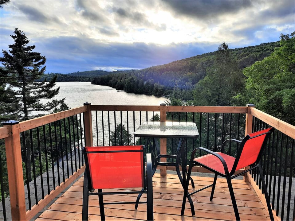 La Passion #204 - Loft with private balcony and view - Sainte-Lucie-des-Laurentides