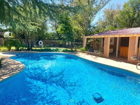 Hacienda Monarca • BBQ, Fire Pit & Pool