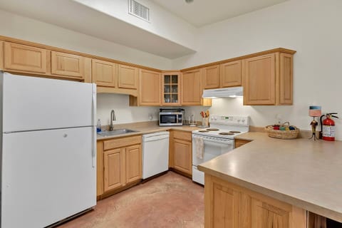 Pet-Friendly Casa Sol • Sonoran Desert Stay