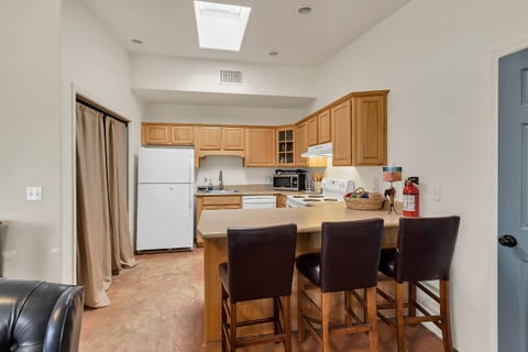 Pet-Friendly Casa Sol • Sonoran Desert Stay