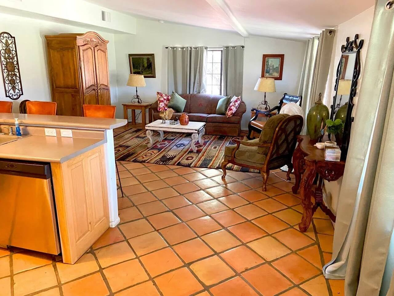 Pet-Friendly Casa Luna • BBQ, Fire Pit & Pool