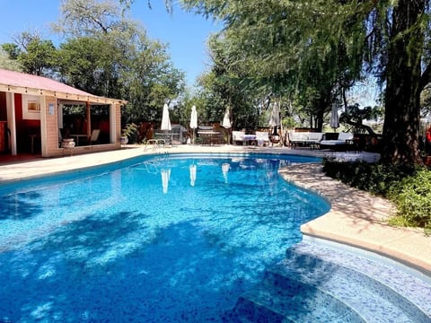 Pet-Friendly Casa Luna • BBQ, Fire Pit & Pool