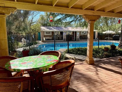 Pet-Friendly Casa Luna • BBQ, Fire Pit & Pool