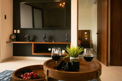 Hidden Park Luxury 2/bd-2/ba Condo