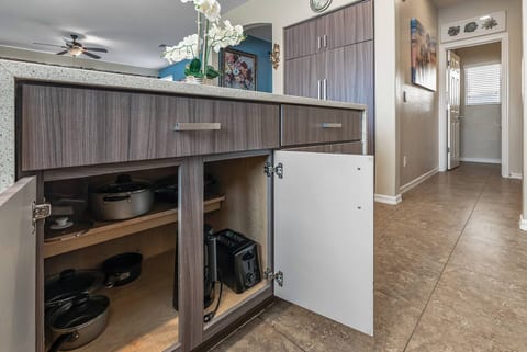 Entire Home 4BR & 2.5BA Surprise Downtown AZ WiFi