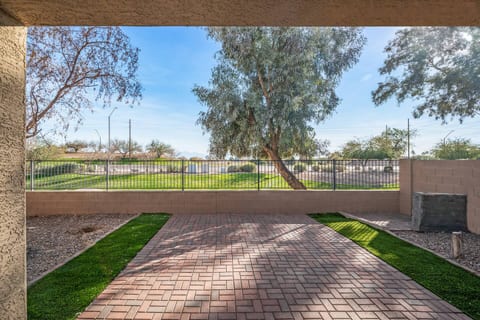 Entire Home in Avondale Arizona, 3BR & 2.5BR
