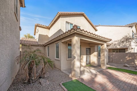 Entire Home in Avondale Arizona, 3BR & 2.5BR