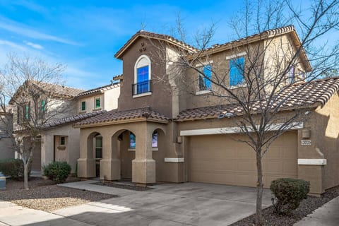 Entire Home in Avondale Arizona, 3BR & 2.5BR
