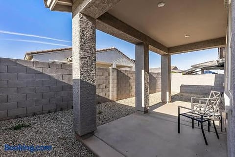 Entire Home 3 Beds & 2 Bath in Surprise Arizona