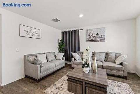 Cute and Cozy Homes in Buckeye 4BR & 2BA